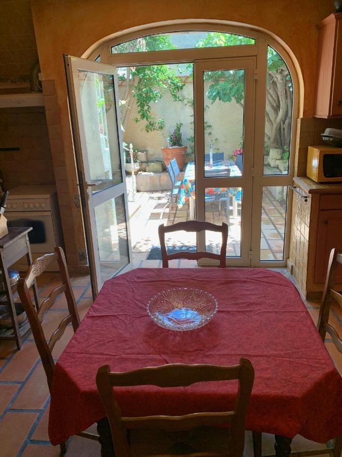 La Maison Sur La Place Aigues-Mortes Εξωτερικό φωτογραφία