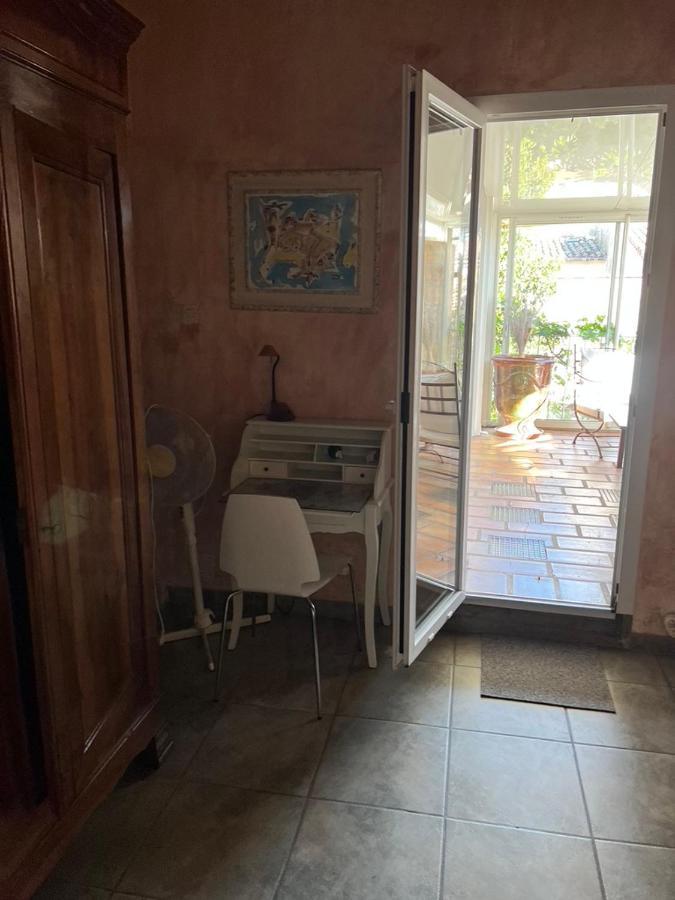 La Maison Sur La Place Aigues-Mortes Εξωτερικό φωτογραφία